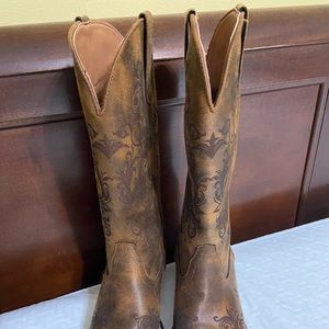 Authentic Roper women’s cowboy boots. Snip toe. Sz 10